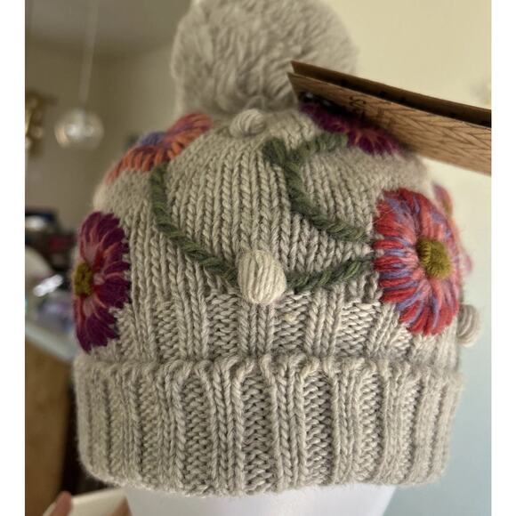 Lost Horizons Tranquil Blooms Wool Floral Embroidered Pom Beanie NWT Nepal main image 5